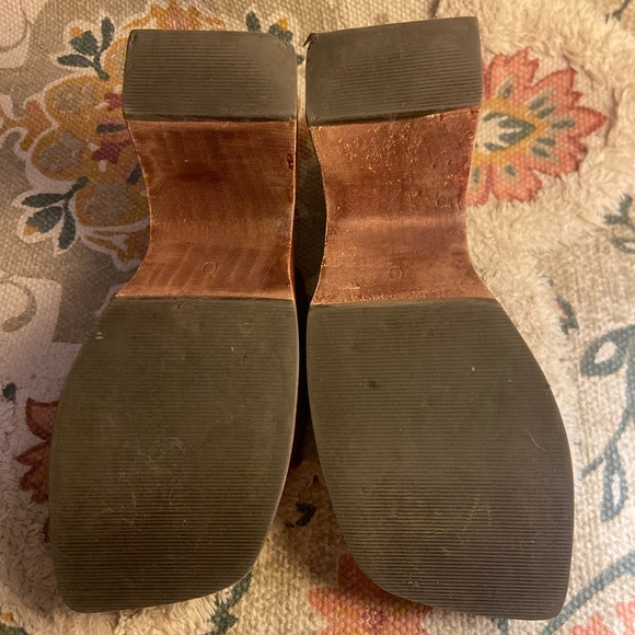 90’s does 70’s vintage Steve Madden chunky heels. - Picture 6 of 6